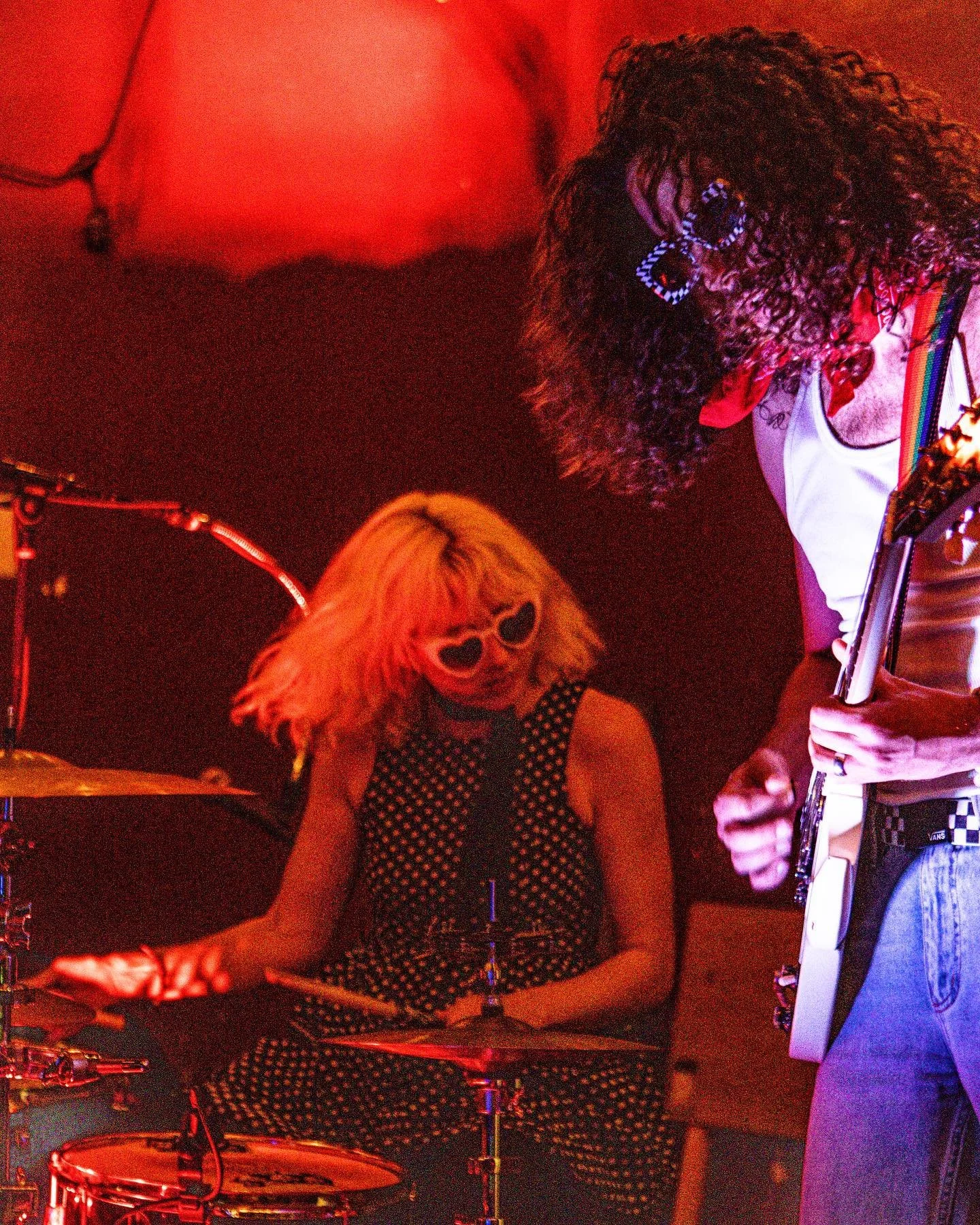 Jonathan Low-Fi performing